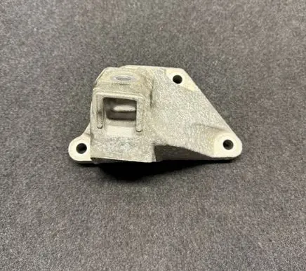 BMW 5 F10 F11 Engine mounting bracket 6775904