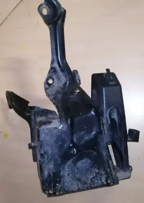 Volvo V50 Battery bracket 