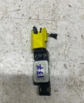 Porsche Cayenne (9PA) Airbag deployment crash/impact sensor 4B0959643E 203373 300107