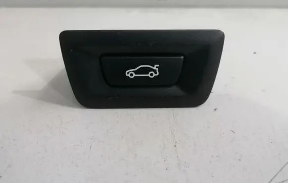 BMW 2 F46 Tailgate/boot open switch button 9275119