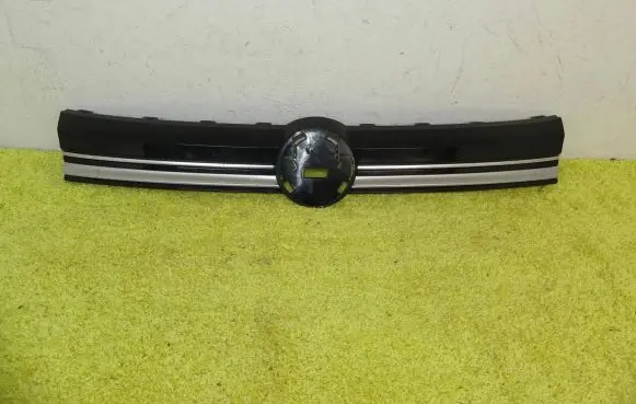 Volkswagen Caddy Front bumper upper radiator grill 2k7853651a 2k7853655