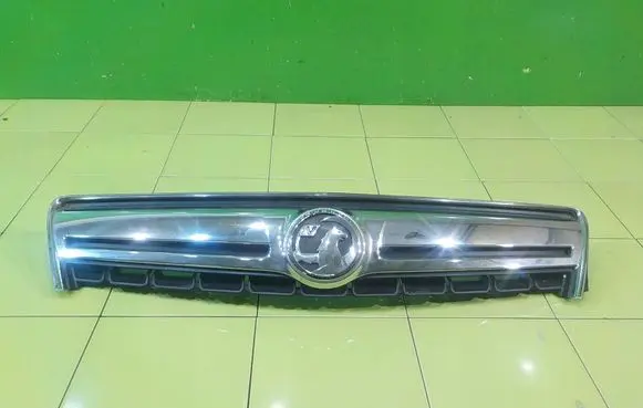 Opel Antara Front bumper upper radiator grill 25983424