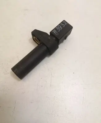 Mercedes-Benz E W211 Crankshaft position sensor A0031532828