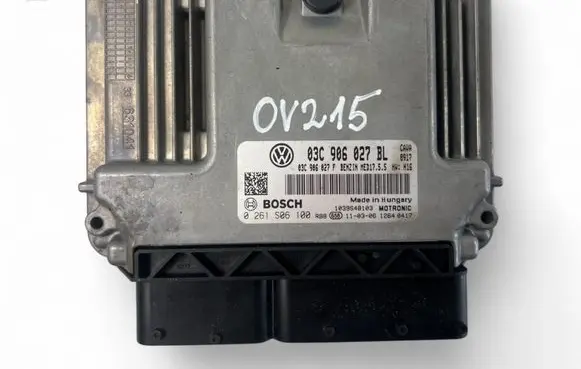 Volkswagen Tiguan Engine control unit/module 03C906027BL 0261S06100