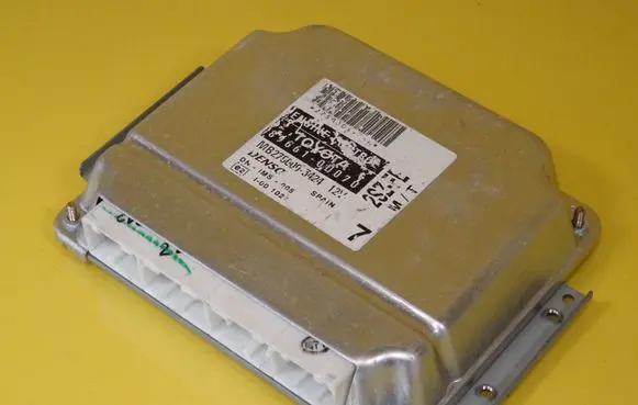 Toyota Yaris Engine control unit/module 89661-0D070 896610D070