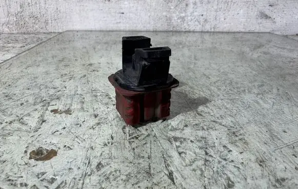 Mercedes-Benz B W245 Radiator mount bracket A1695040114