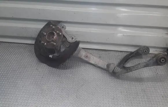 Lexus IS 220D-250-350 Front wheel hub spindle knuckle 