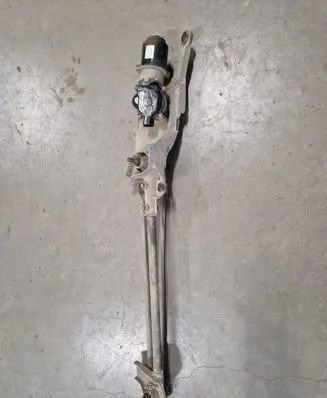 Mitsubishi L200 Front wiper linkage and motor 8250A125 8251A020