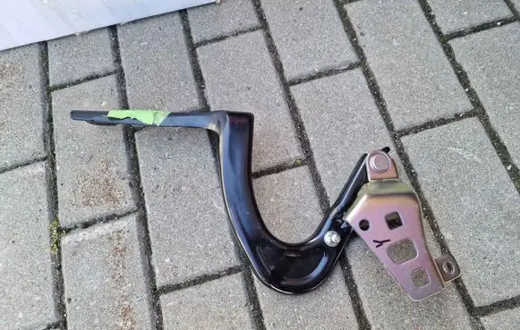 Tesla Model Y Engine bonnet/hood hinges 149626700C
