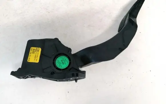 Opel Mokka Accelerator throttle pedal 95087911
