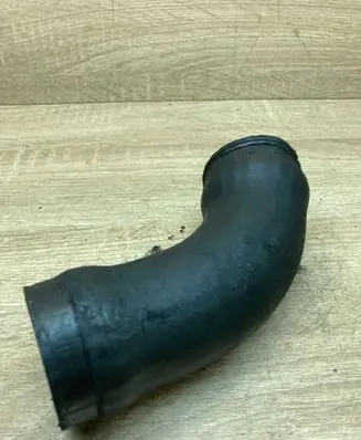 BMW 7 E38 Intercooler hose/pipe 2247903