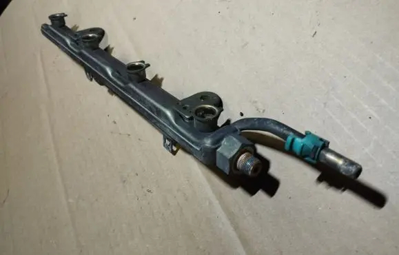 Honda CR-V Fuel main line pipe