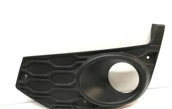 Iveco Daily 6th gen Front fog light trim/grill 5801562216
