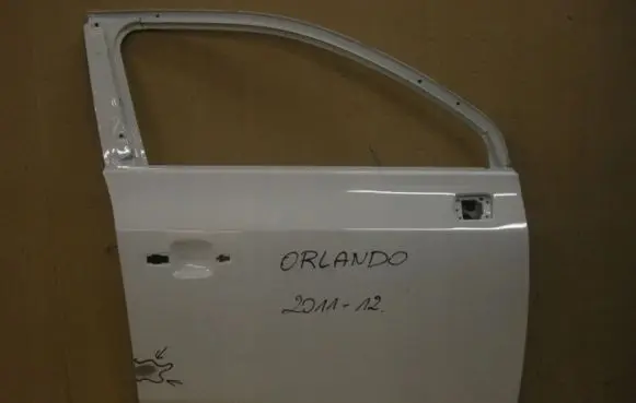 Chevrolet Orlando Front door