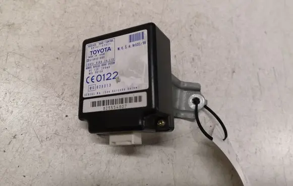 Toyota Yaris Door control unit/module 619825000