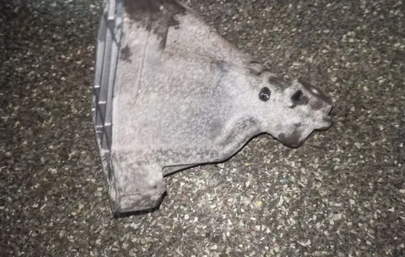 Mercedes-Benz E W211 Engine mounting bracket A6422230004