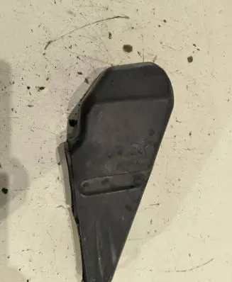 Chevrolet Suburban Air intake duct part 16654086