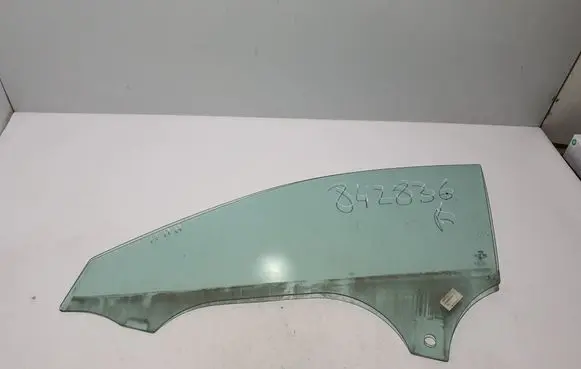 Audi A5 Front door window glass four-door 8W8845201
