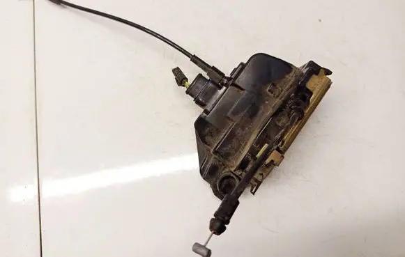Nissan Primera Front door lock 