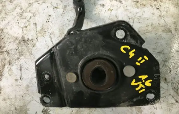 Citroen C4 II Gearbox mount