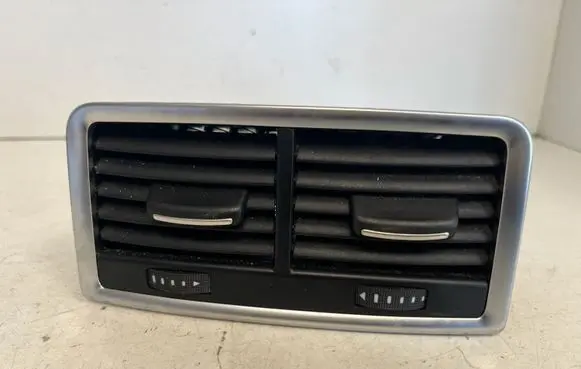 Audi Q7 4L Rear air vent grill 4L0819203K