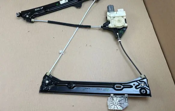 BMW i3 Front door window regulator with motor 7290858