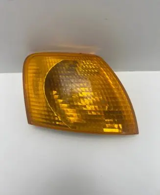 Volkswagen PASSAT B5 Front indicator light 3B0953050