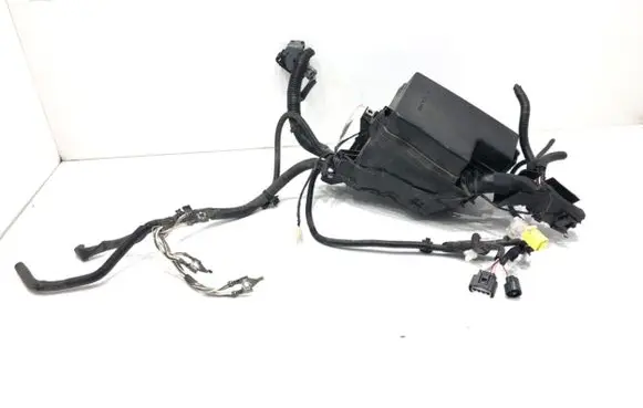 Toyota RAV 4 (XA40) Fuse box set
