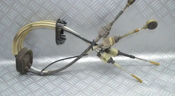 Opel Vectra C Gear shift cable linkage 55557395