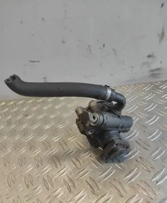 Volkswagen PASSAT B5 Power steering pump 8D0145177D