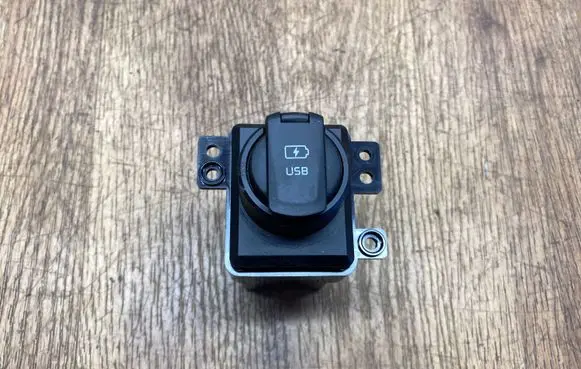 KIA Sportage USB socket connector 96125C5010 C5010 UMQ1802262620