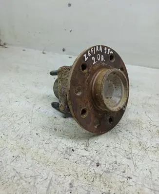 Opel Zafira A Rear wheel hub