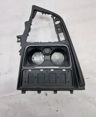 Cup holder front