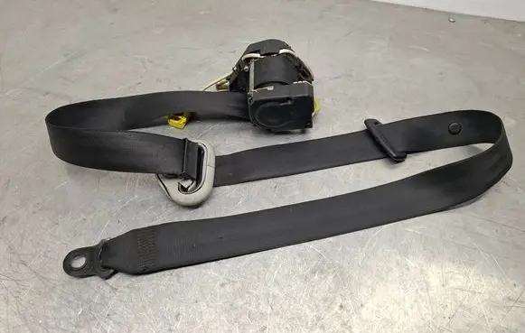 Volkswagen Caddy Front seatbelt 2K0857806B 33042464