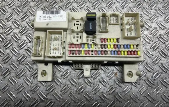Ford Focus Fuse module 519100507