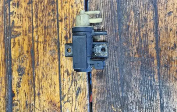 Renault Master III Turbo solenoid valve 149561858R