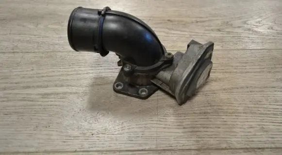 Iveco Daily 45 - 49.10 Throttle body valve 504264089