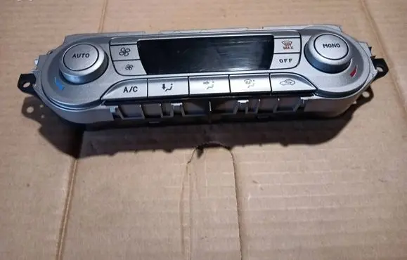 Ford Focus Climate control unit 7M5T18C612CE 0259A W6PB22991