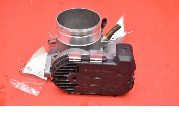 Audi A4 S4 B6 8E 8H Throttle body valve 06B133062H