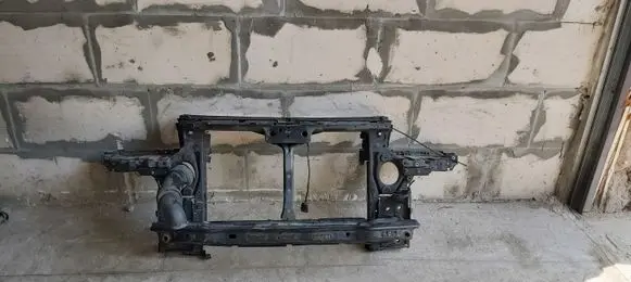 Volkswagen Touareg I Radiator support slam panel 7L0907341A