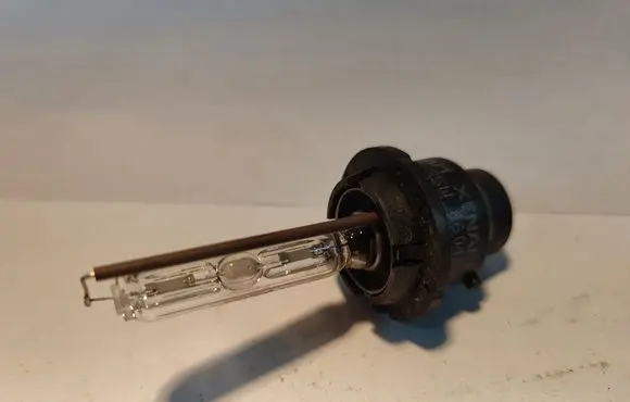 Mercedes-Benz B W245 Xenon bulb 332923