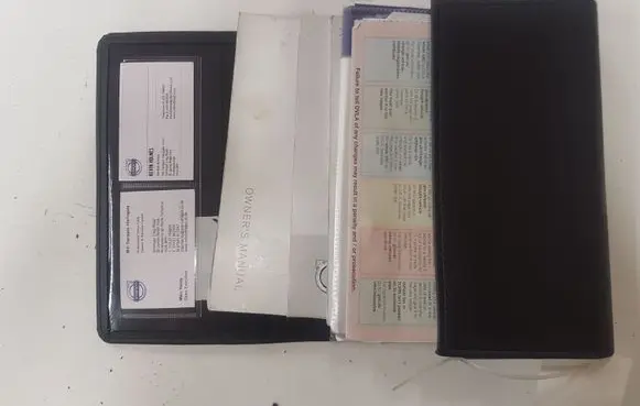 Volvo V40 Owners service history hand book 98285729 2312185