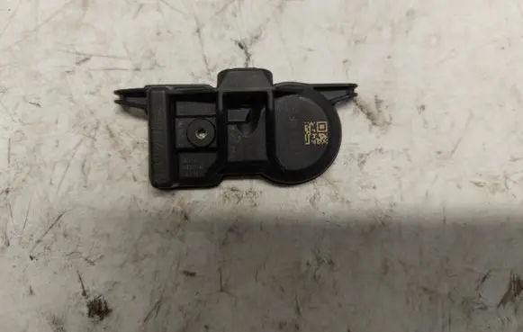 Toyota Yaris XP210 Tire pressure sensor PMVE100JLK01