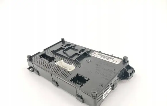 Renault Clio II Central body control module P8200234045