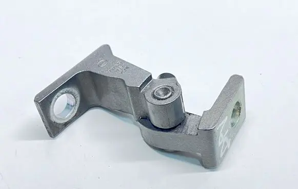 Volkswagen Touareg II Front door upper hinge 8K0831402G 8K0831402A
