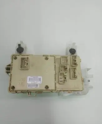 Toyota Corolla Verso AR10 Fuse module 892210F010 5000698979