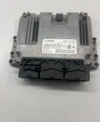 Peugeot 208 I Engine control unit/module 9666729580 97CEM01 120721