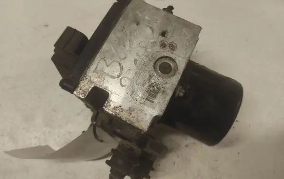 Volkswagen PASSAT B6 ABS Pump 3C0614095P 16332401 S118676023