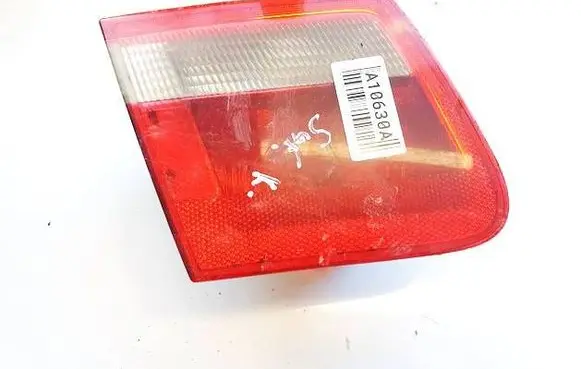 Tailgate rear/tail lights