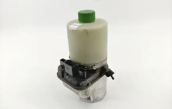 Skoda Fabia Mk2 (5J) Power steering pump 6R0423156